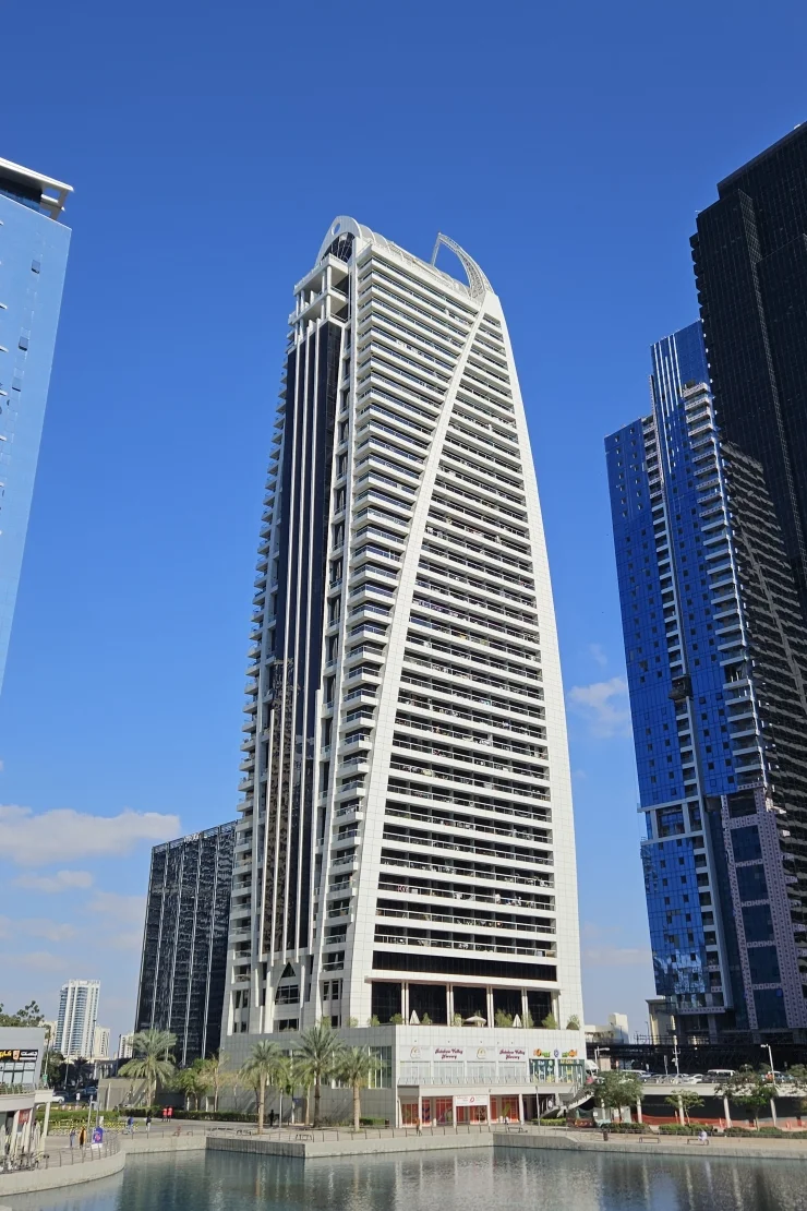 Dubai Arch Tower in JLT